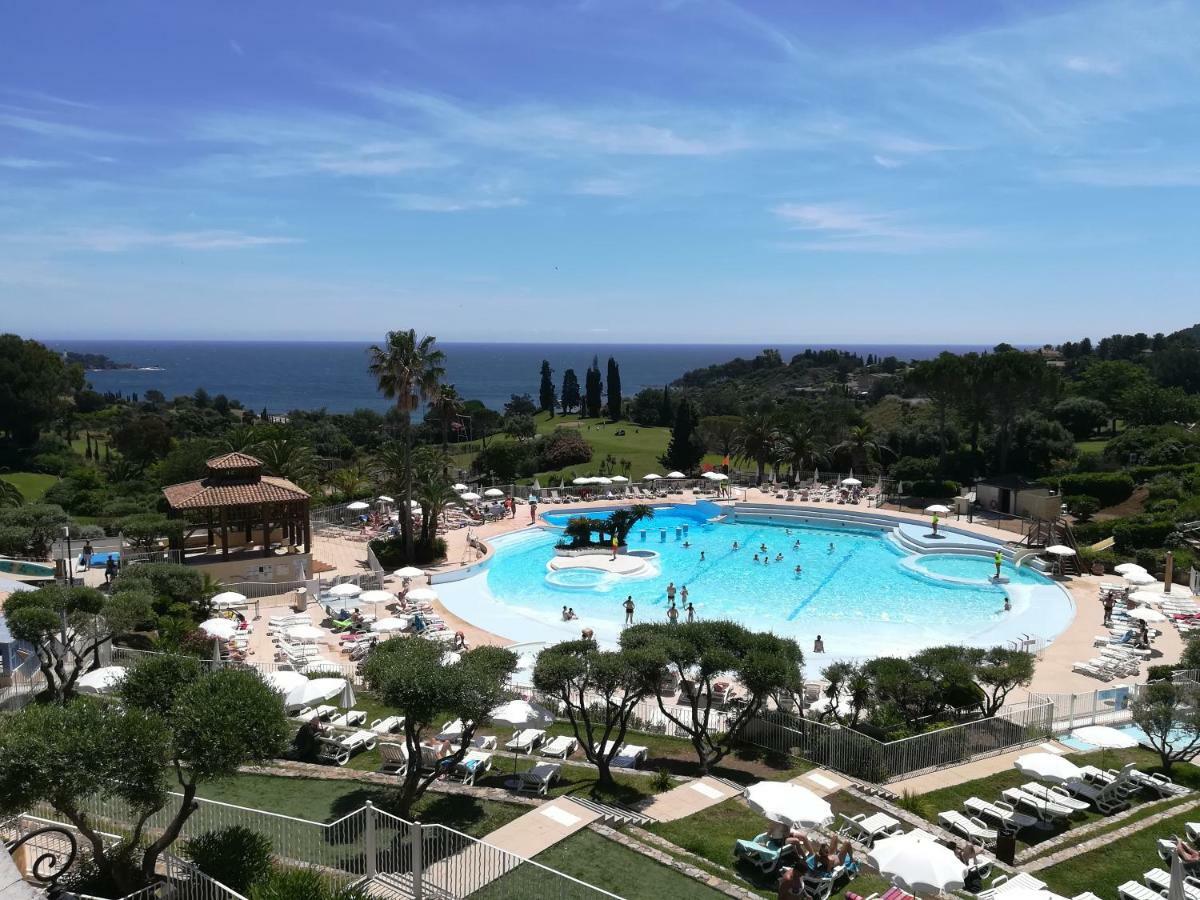 Cap Esterel Appartement Climatise Dans Le Centre Du Village Vacances Drammont Buitenkant foto