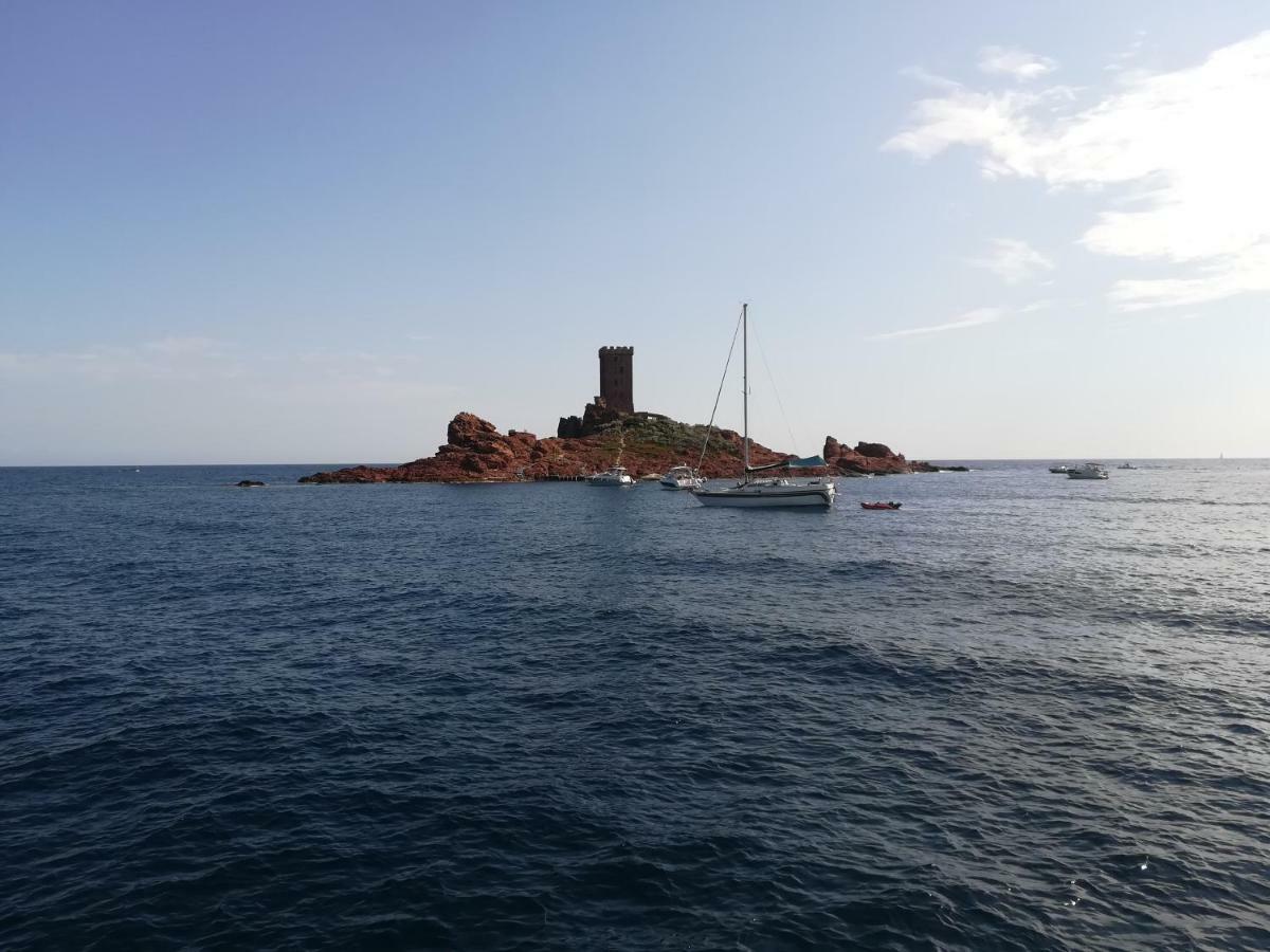 Cap Esterel Appartement Climatise Dans Le Centre Du Village Vacances Drammont Buitenkant foto