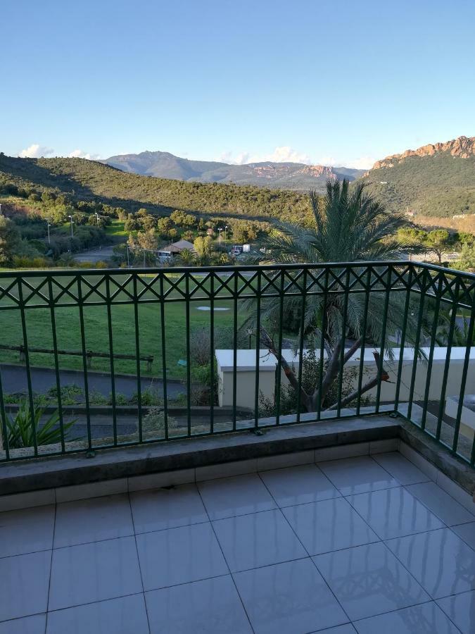 Cap Esterel Appartement Climatise Dans Le Centre Du Village Vacances Drammont Buitenkant foto